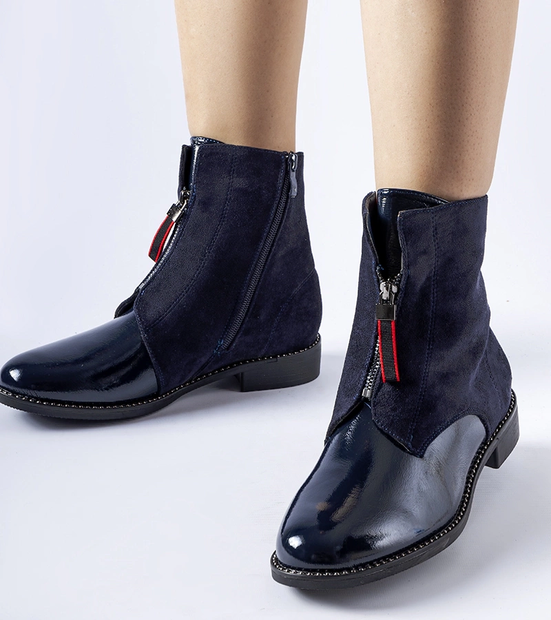 Marineblaue, gefütterte, lackierte Stiefeletten Belvedere