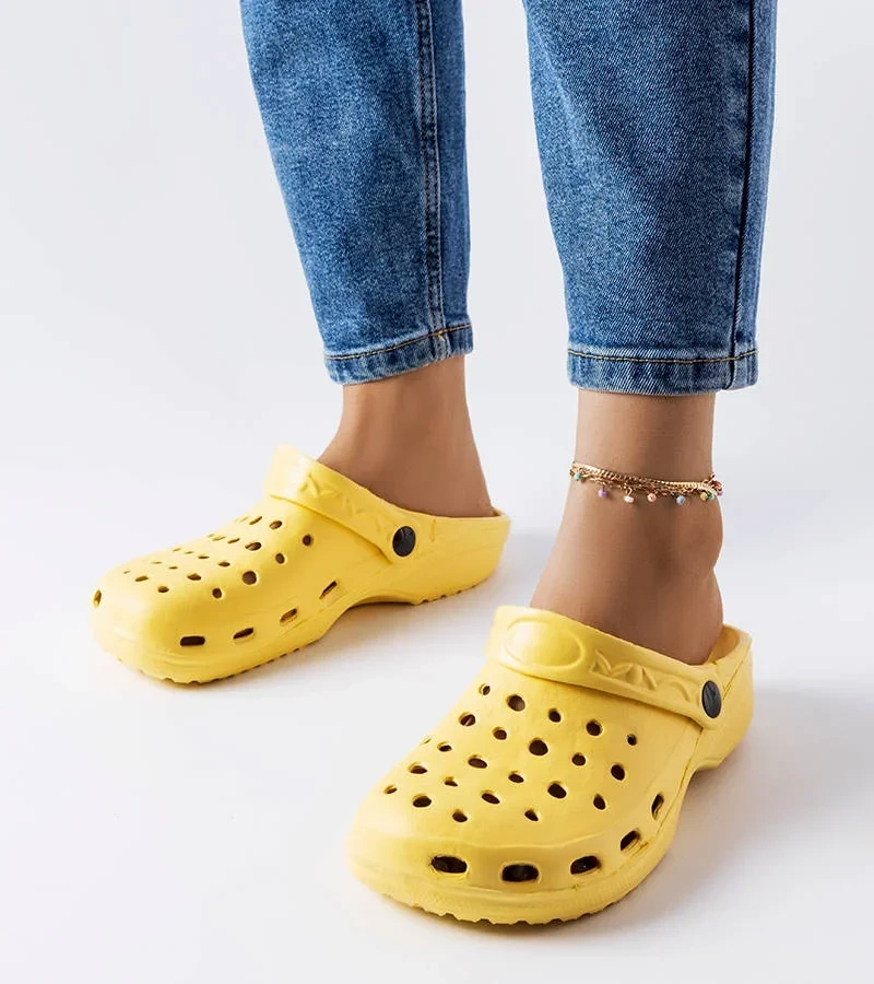 Gelbe Schaumstoff-Sandalen mit geschlossener Spitze von Kleist