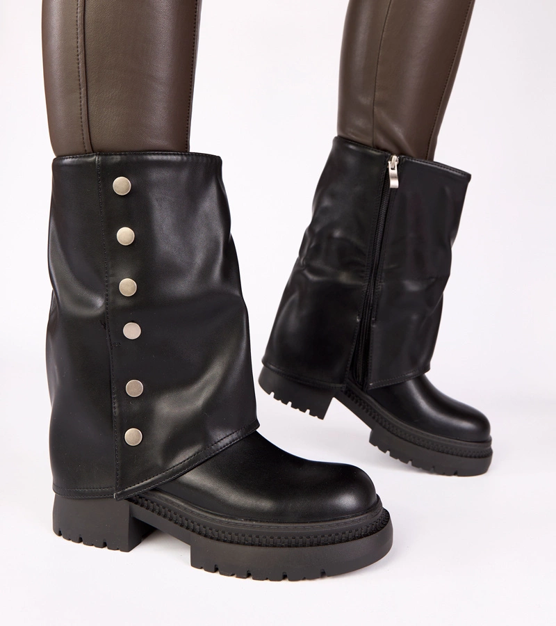 Schwarze Stiefeletten mit umgeschlagenem Schaft auf Plateau Carla