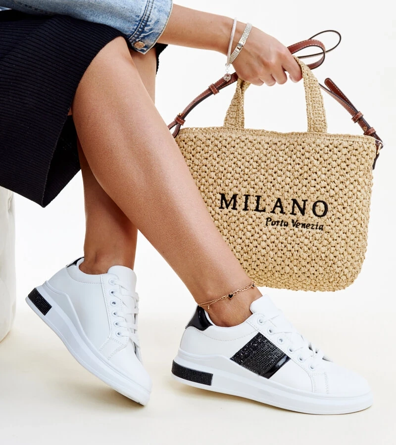 Schwarz-weiße Sneakers mit Zirkonia von Giulia