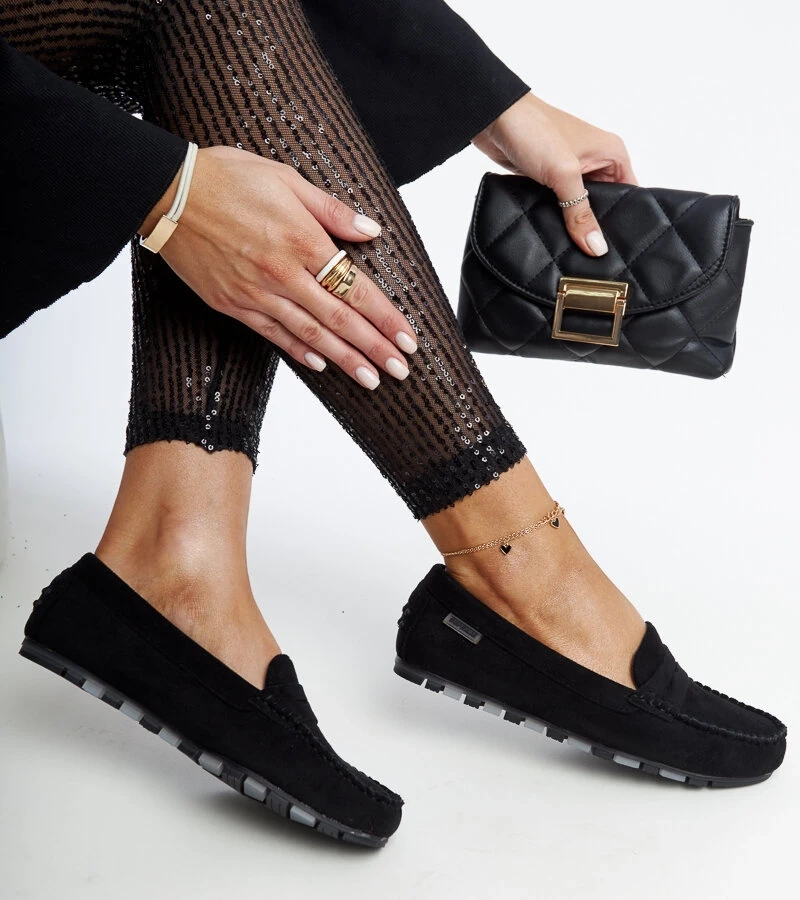 Schwarze Wildleder Mokassins von Nafisah