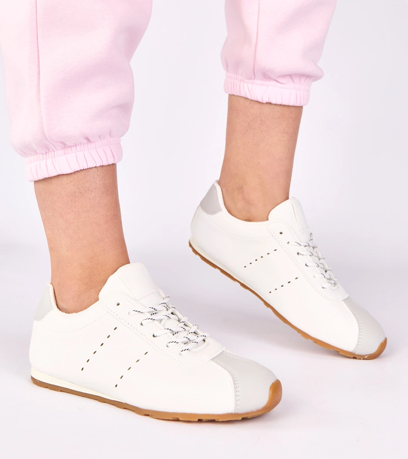 Weiße Sneaker mit grauem Akzent Birna