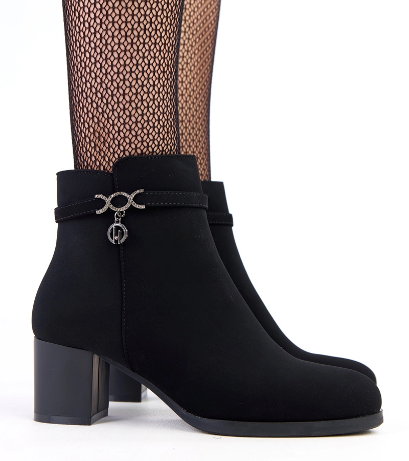 Schwarze Stiefeletten mit Zierband aus mattem Kunstleder Vernon