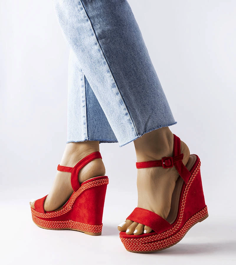 Żółte czółenka na słupku z motywem skóry wężą   Dolores