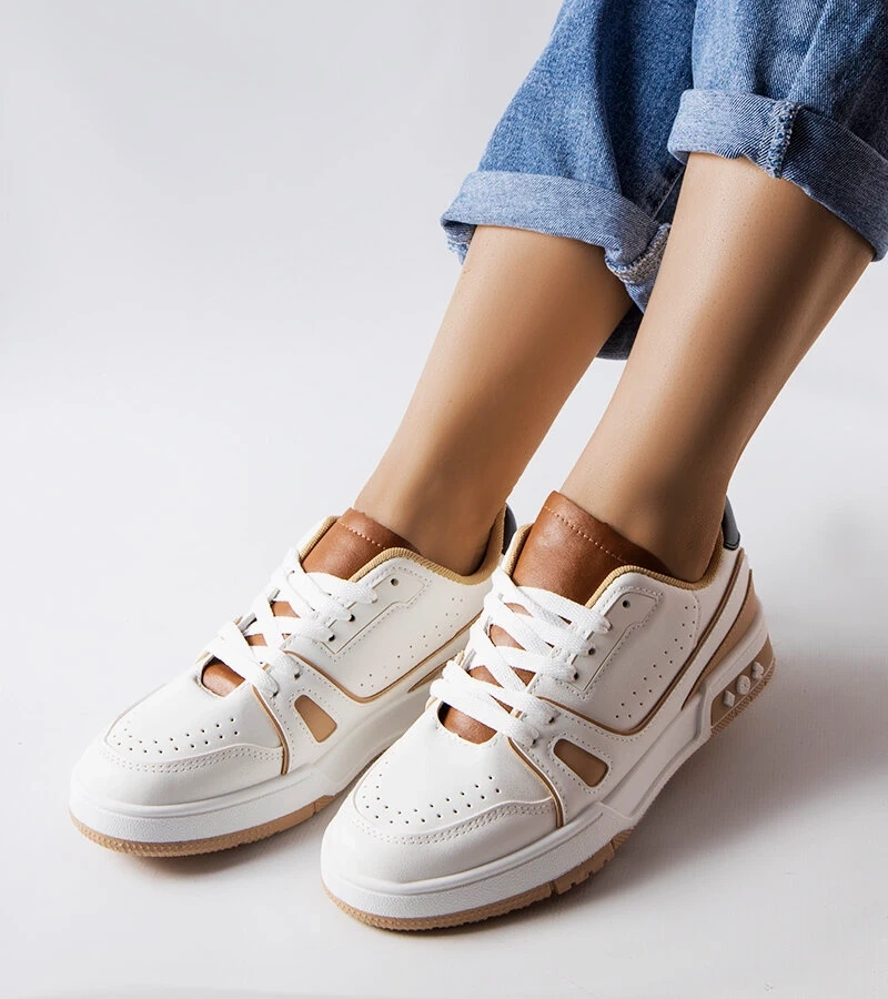 Weiße Sneakers mit beige Einsätzen von Willson