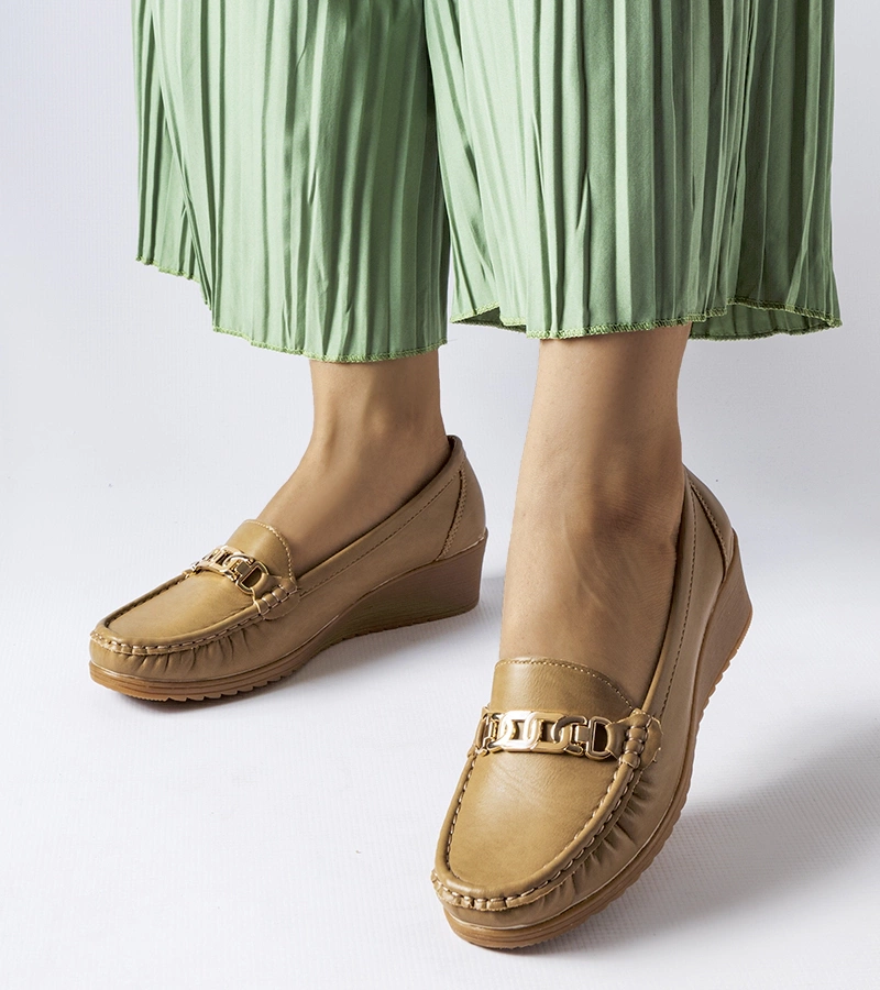 Braune Mokassins mit Schnalle und Keilabsatz von Lerino