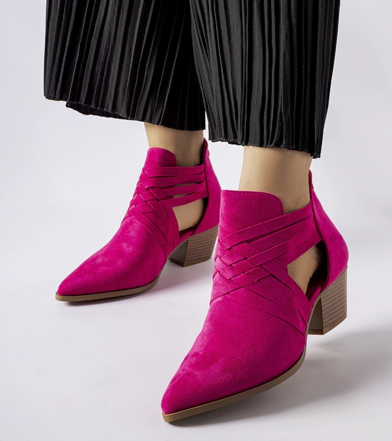 Rosa Stiefeletten auf dem Absatz Quraishi