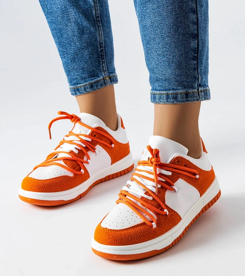 Orangefarbene Sneakers aus gemischten Materialien von Hila