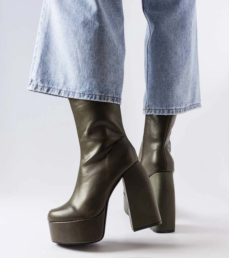 Grüne Stiefeletten auf hohem Absatz von Baratti