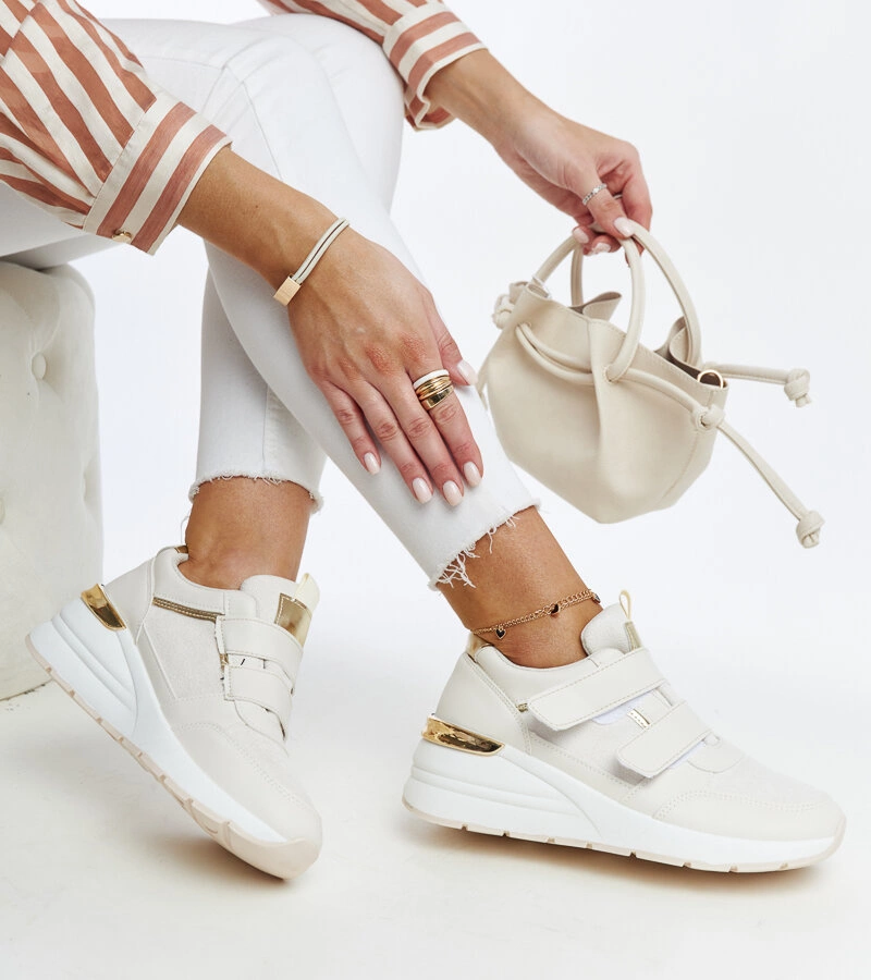 Beigefarbene Keilabsatz-Sneaker mit Klettverschluss Orly