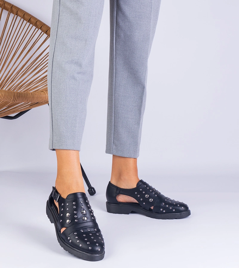 Schwarze Halbschuhe mit Ausschnitten Eleana