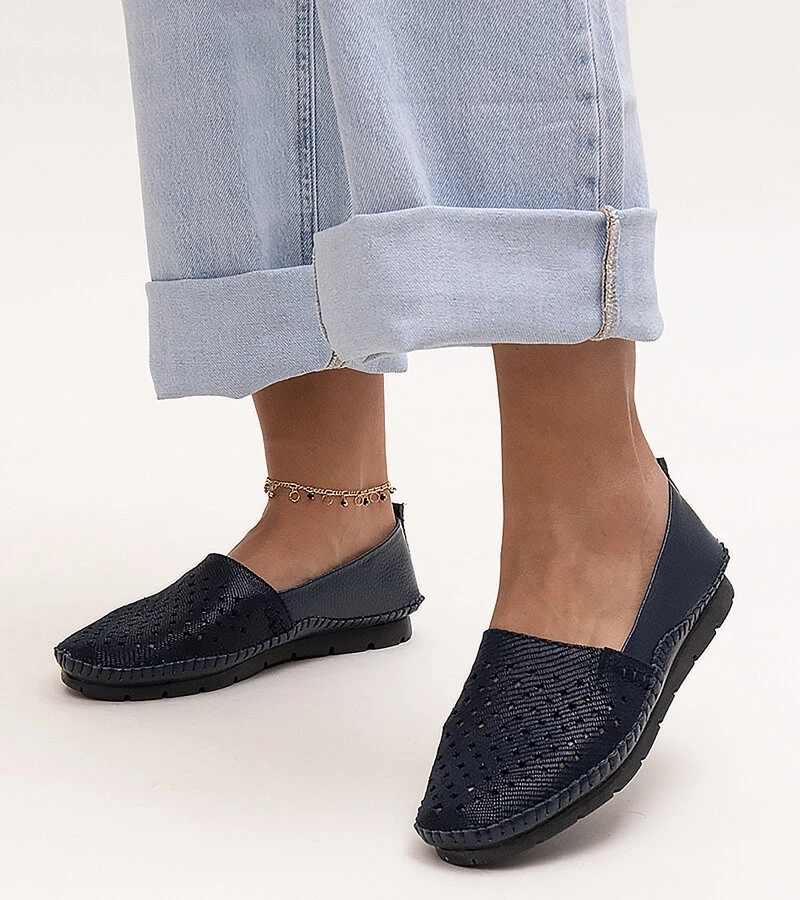 Antoneas marineblaue Lederschnürschuhe