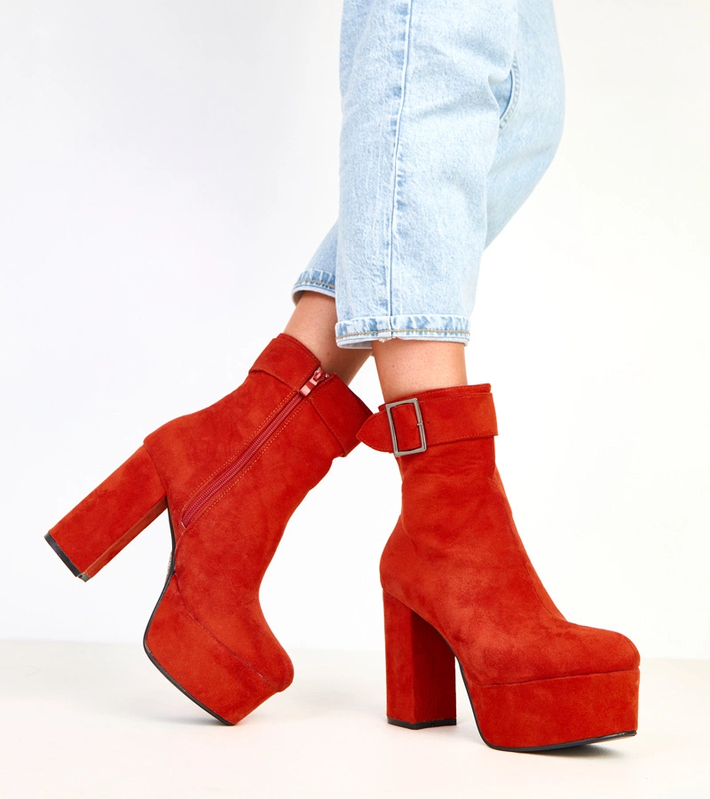 Orange Stiefeletten auf Plateausohle mit dekorativer Schnalle Costa