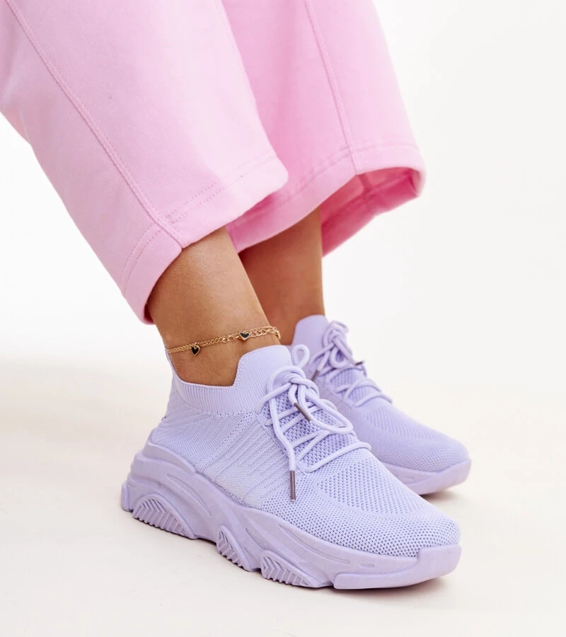 Lila Sneakers mit massiver Sohle von Kassi