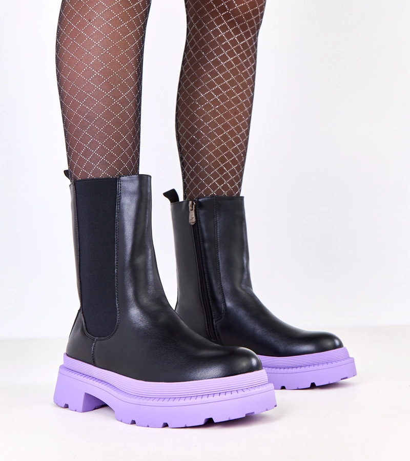Schwarze Stiefeletten auf violetter Sohle Fortley