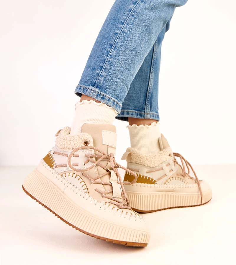 Beige geschnürte Schneestiefel mit Fell Lesly