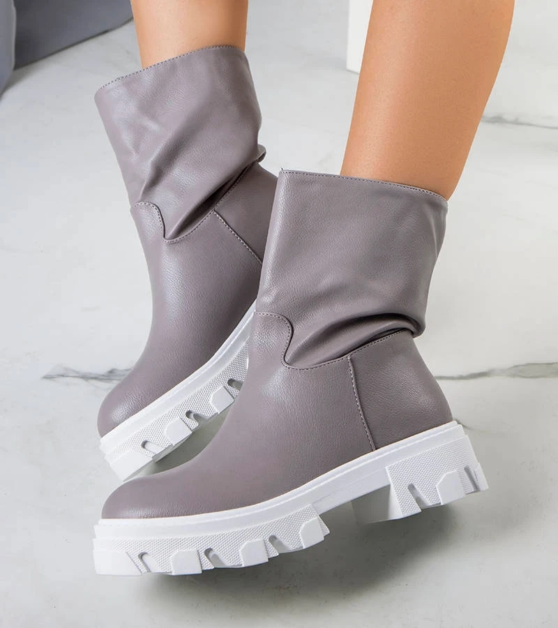 Graue gefütterte Stiefeletten von Nasidi