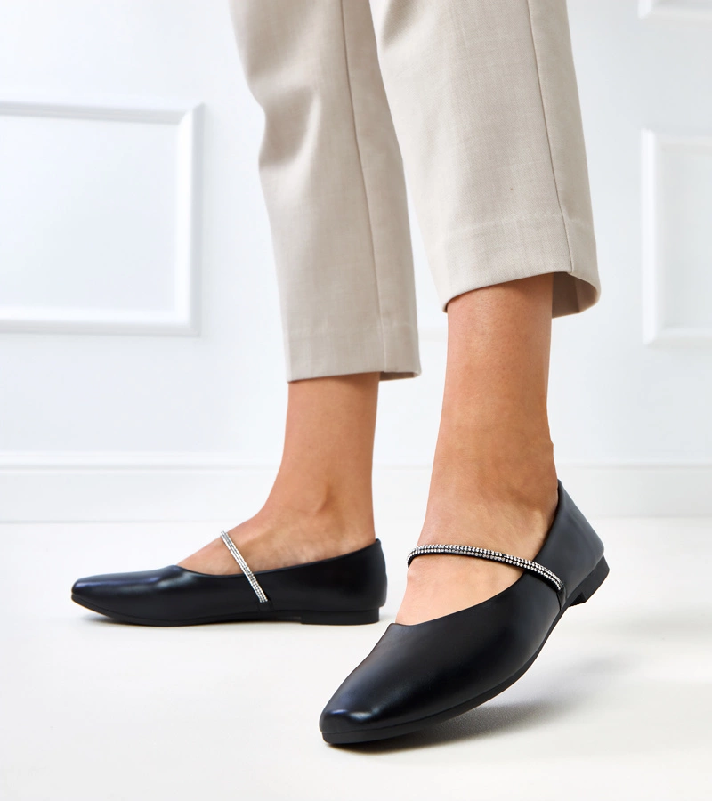 Schwarze Ballerinas mit Zierband Sikla