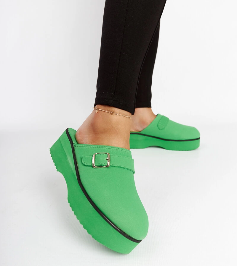 Beżowe klapki z łańcuchem Levy