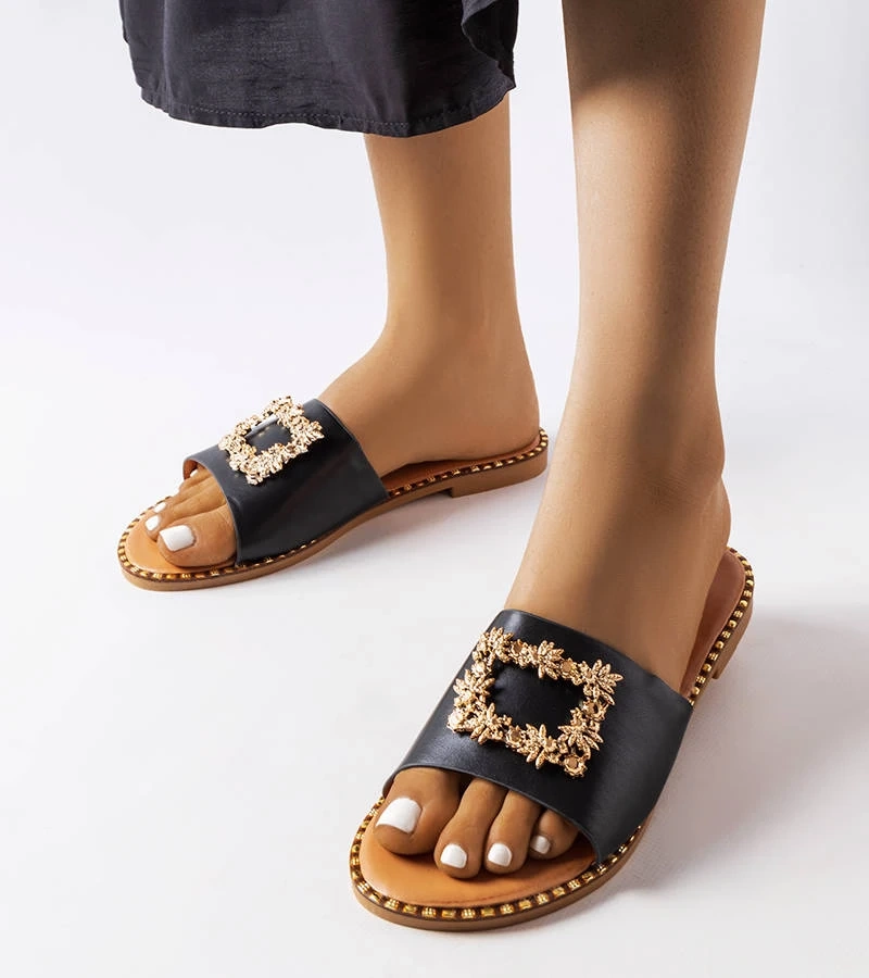 Schwarze Pantoffeln mit Miriam Verzierung