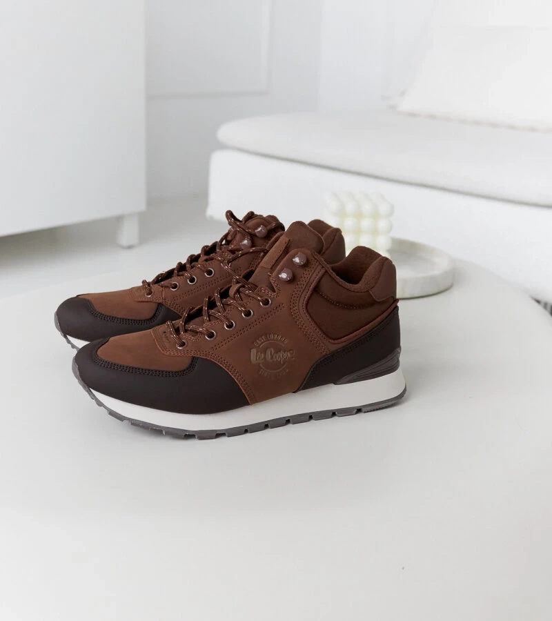 Braune Lee Cooper LCJ-23-31-3059M Sneakers