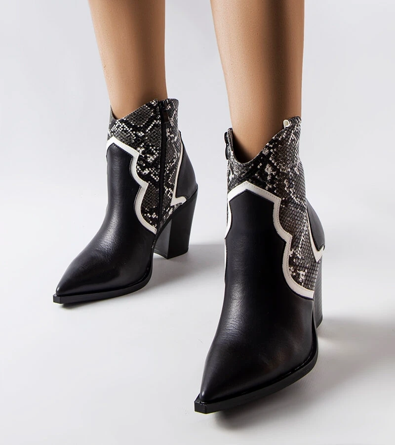 Schwarze Ezinet-Stiefeletten mit Pfennigabsatz und spitzem Zeh