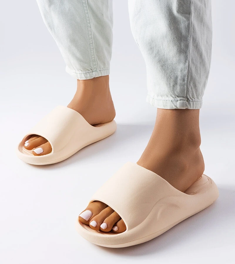 Beige Gummisandalen von Cecil