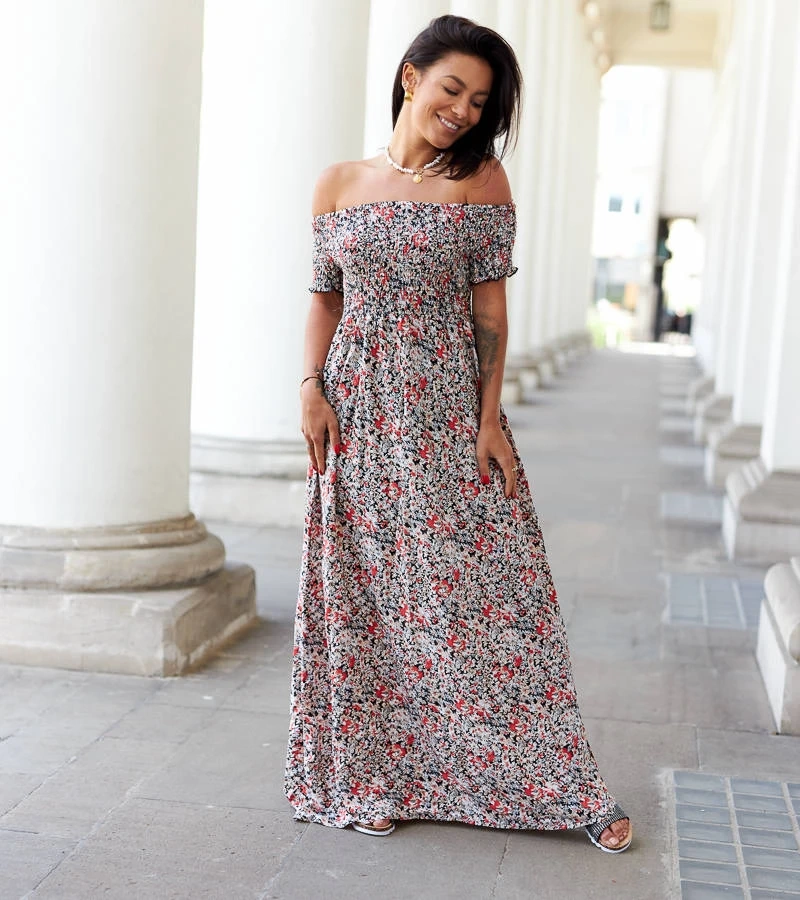 Schwarzes Kleid mit Raffung Bottidda