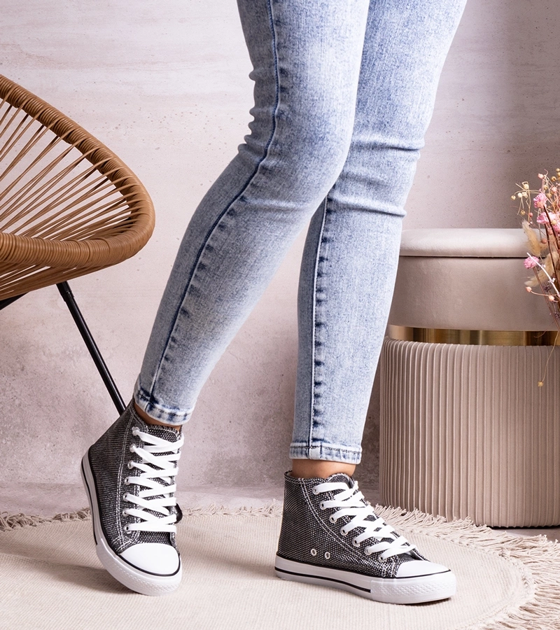 Czarny wysokie Turnschuhe aus glänzendem Netz von Ranifali.