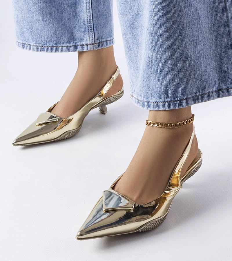 Goldene Sandalen mit niedrigem Absatz von Gougeon