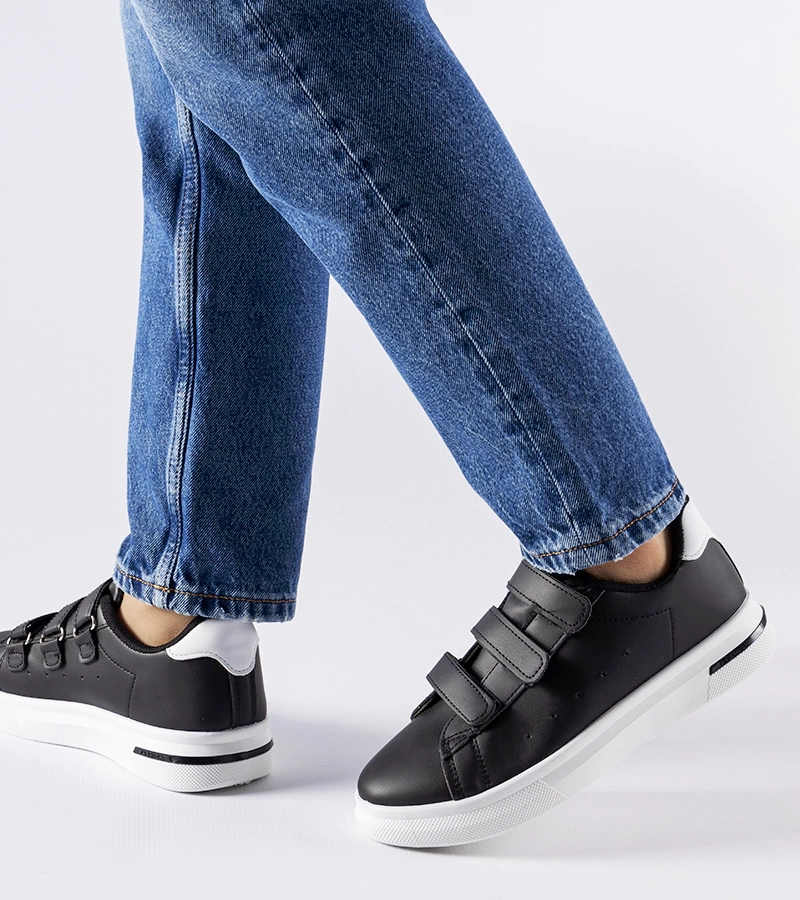 Schwarze Klettverschluss-Sneakers von Paré - weiße Sohle