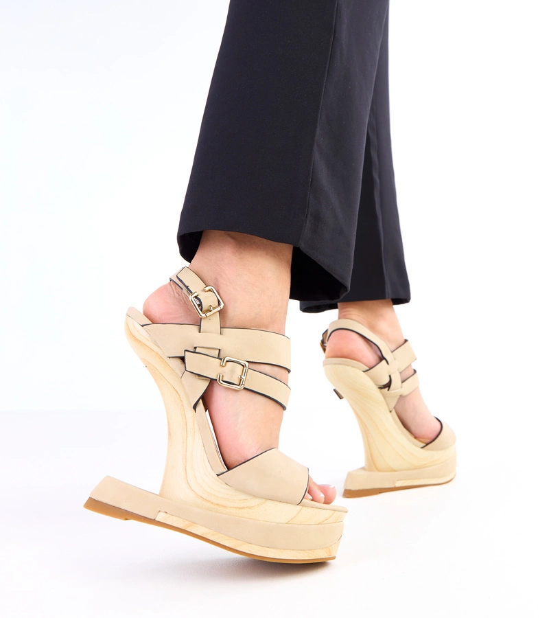 Beige Sandalen mit futuristischem Absatz Lansi