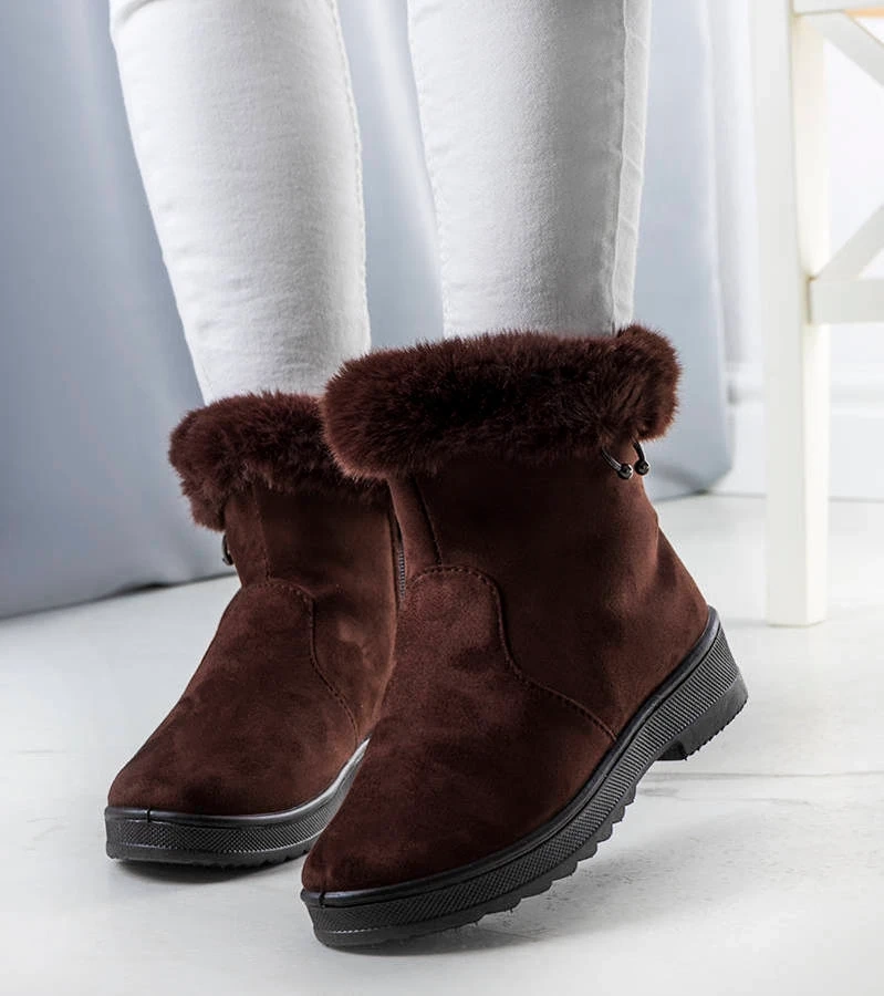 Braune, gefütterte Schneestiefel mit Fell von Marvin