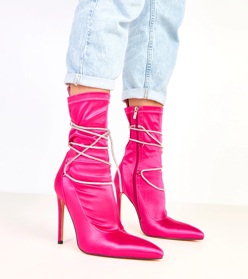 Rosa Satin-Stiefeletten mit Strasssteinen Tolnai