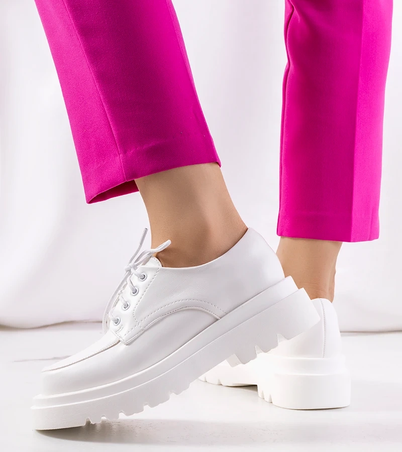 Weiße Nunes Oxford-Schuhe