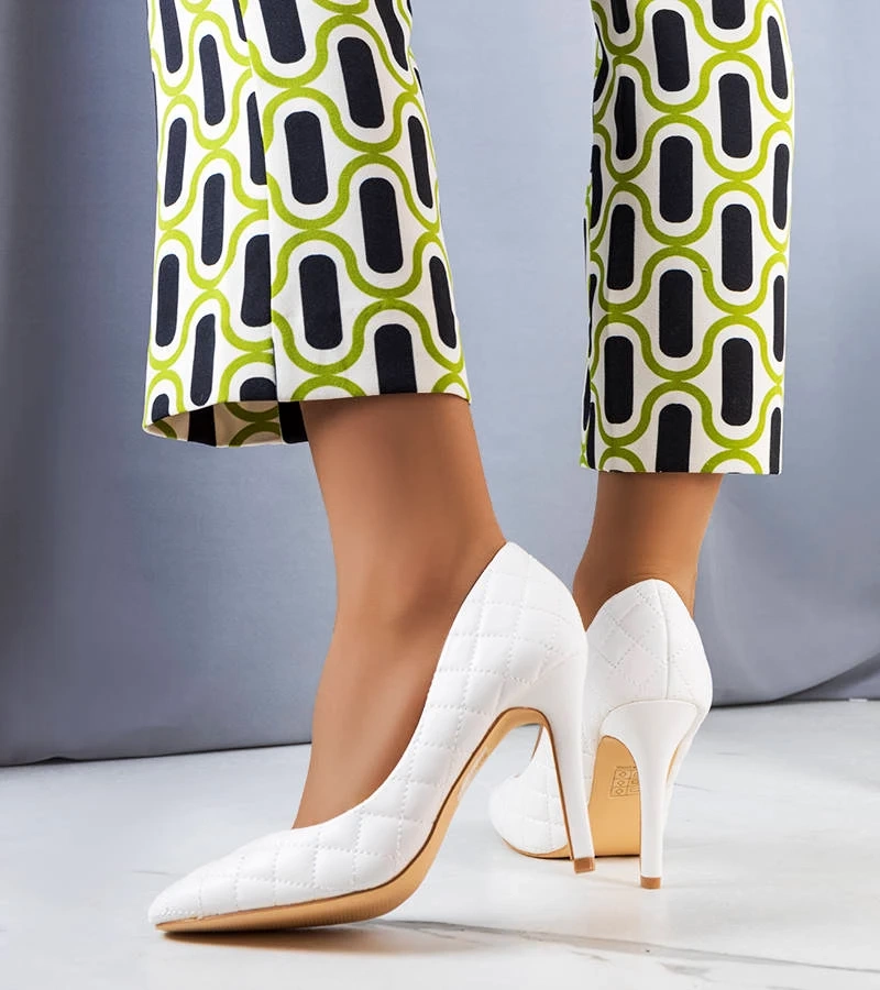 Weiße gesteppte Nadelia-Stilettos