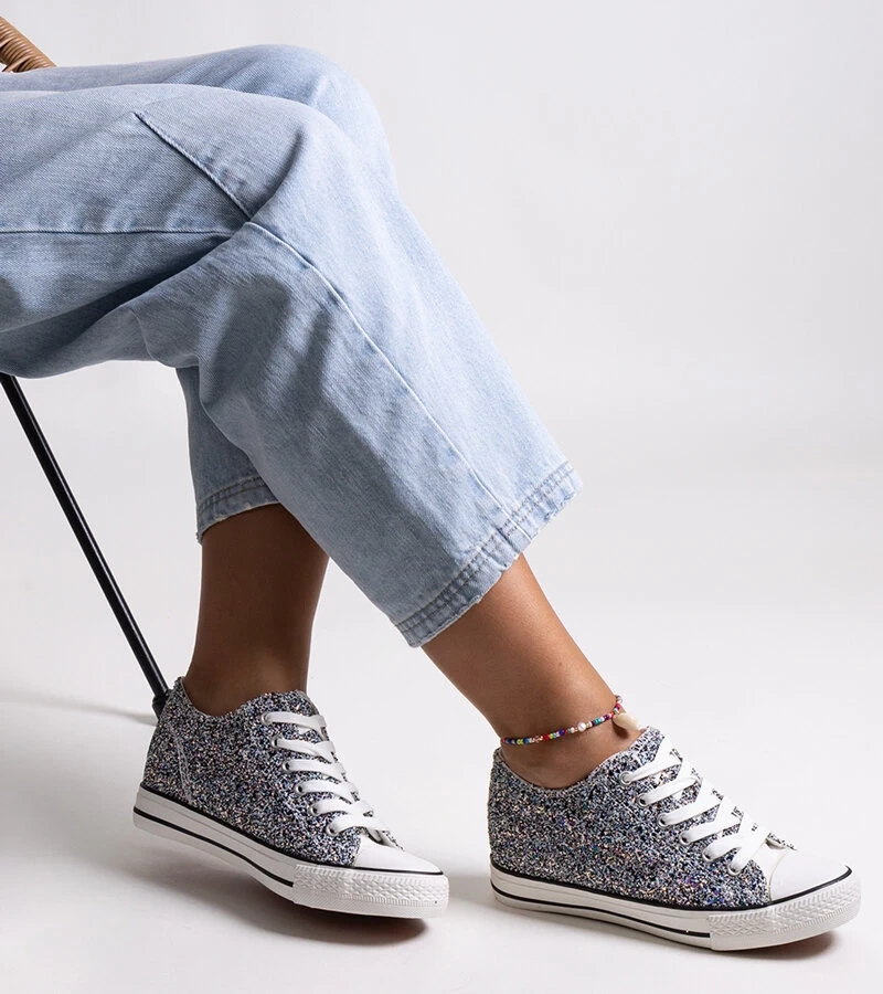 Schwarze glänzende hohe Sneaker von Jadwa