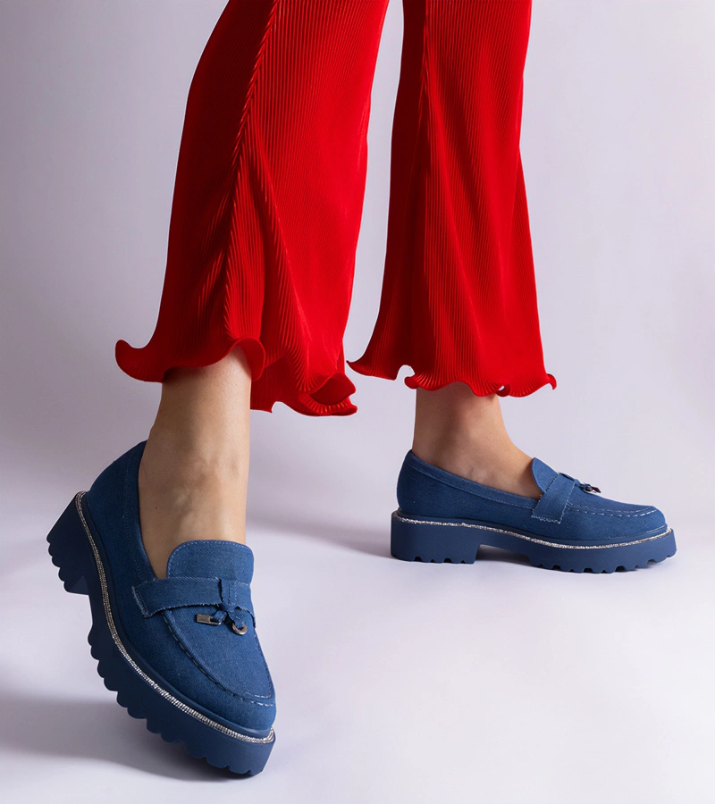 Blaue Mokassins mit Strasssteinen Henley