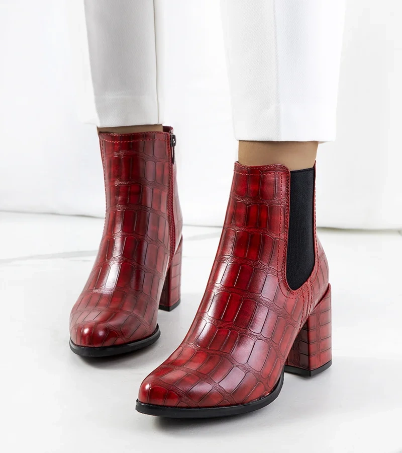 Rote Stiefeletten Easthaven