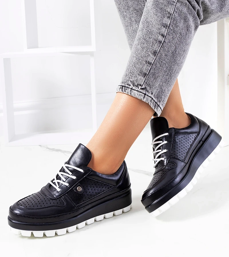 Schwarze durchbrochene Sneakers von Assels