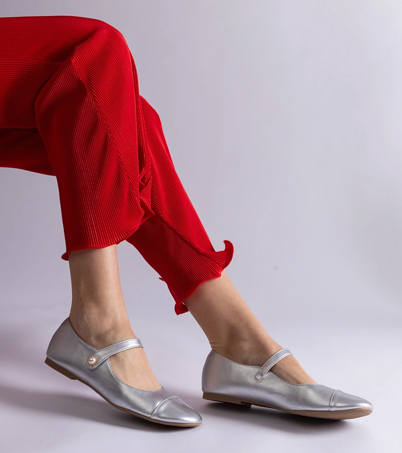 Srebrne Ballerinas mit lackierter Kappe mit Klettverschluss Jaures