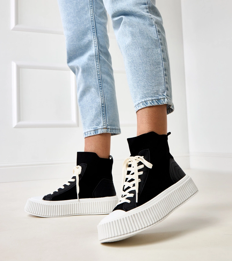 Schwarze Slipper-Socken-Sneaker auf Plateau Perkins