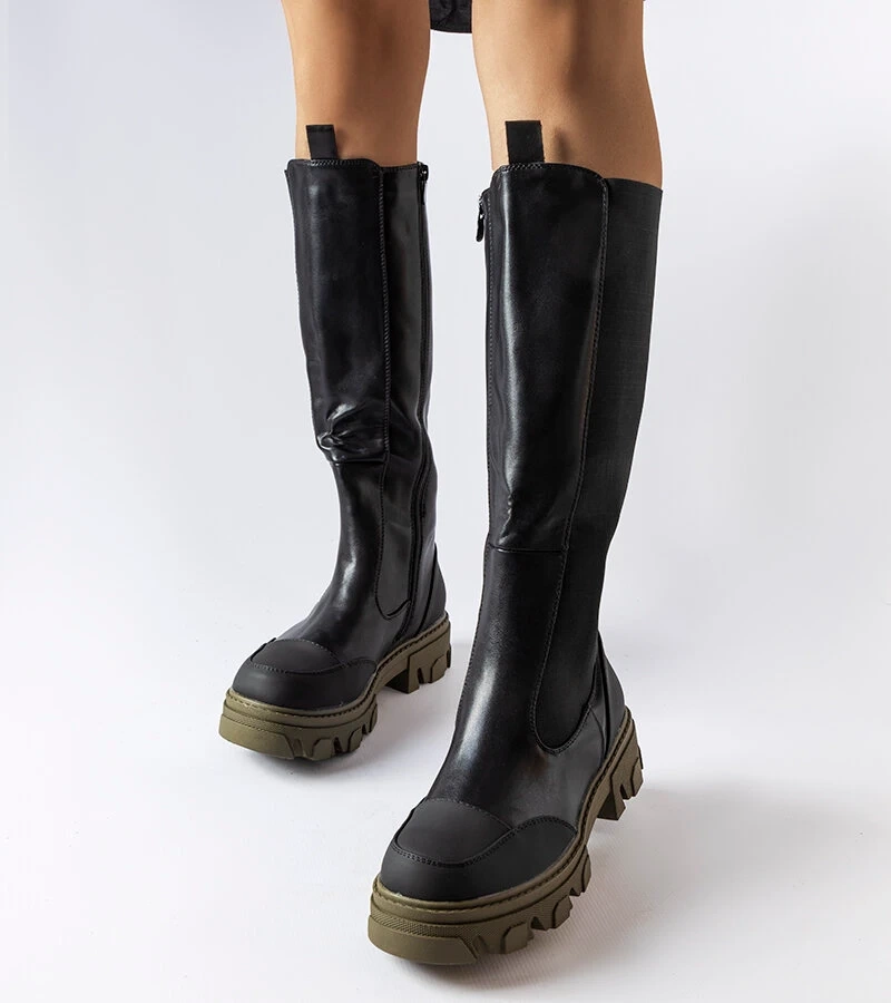 Schwarz-grüne hohe Stiefel von Pasquale