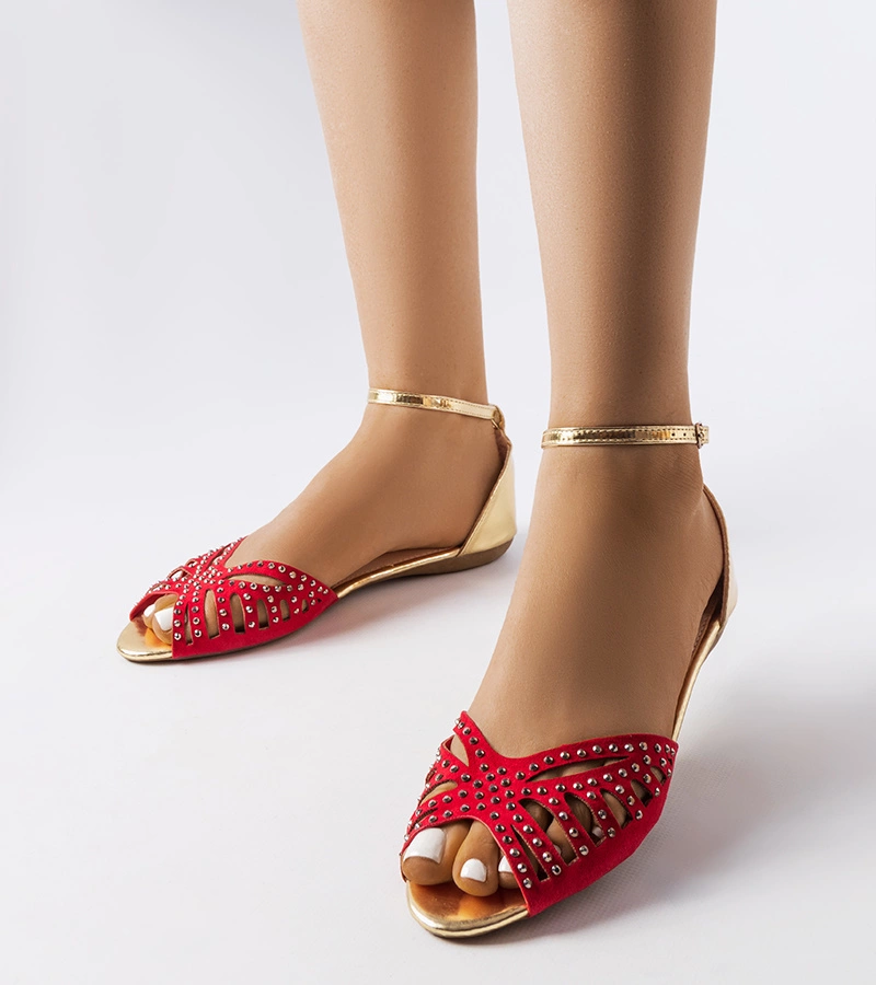 Rote Aubrette Sandalen mit Zirkonen und Lochmuster