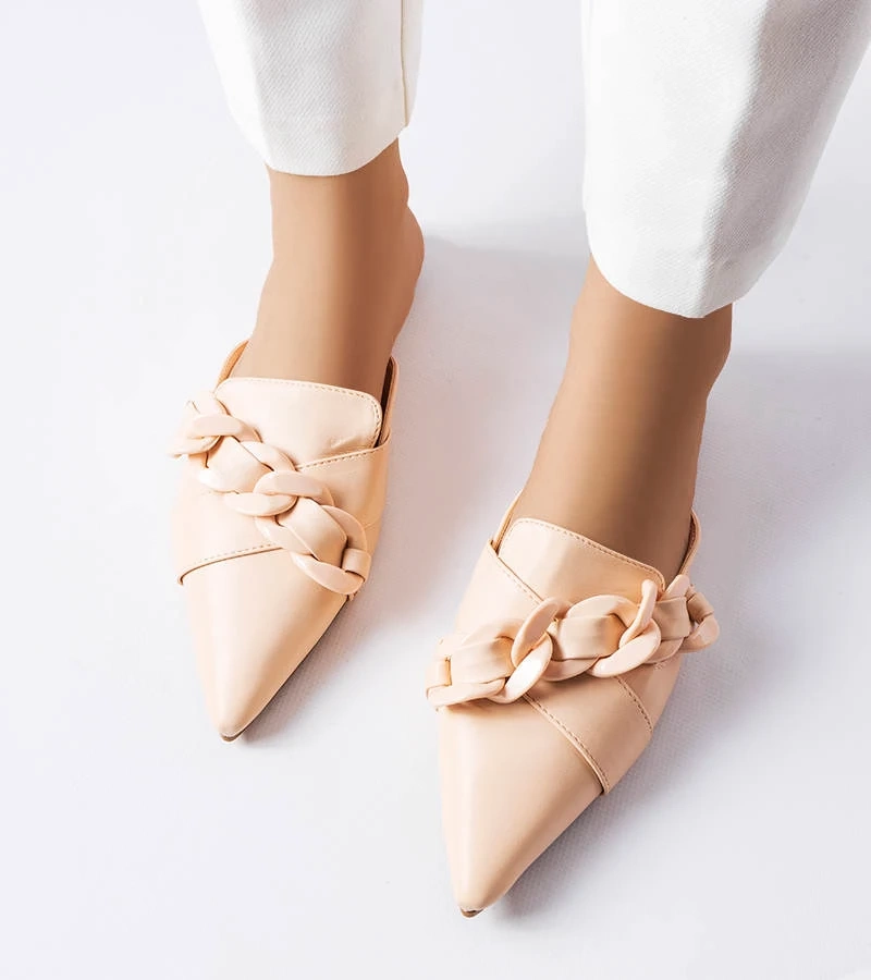 Beige elegante Pantoletten mit Patenaude-Kette