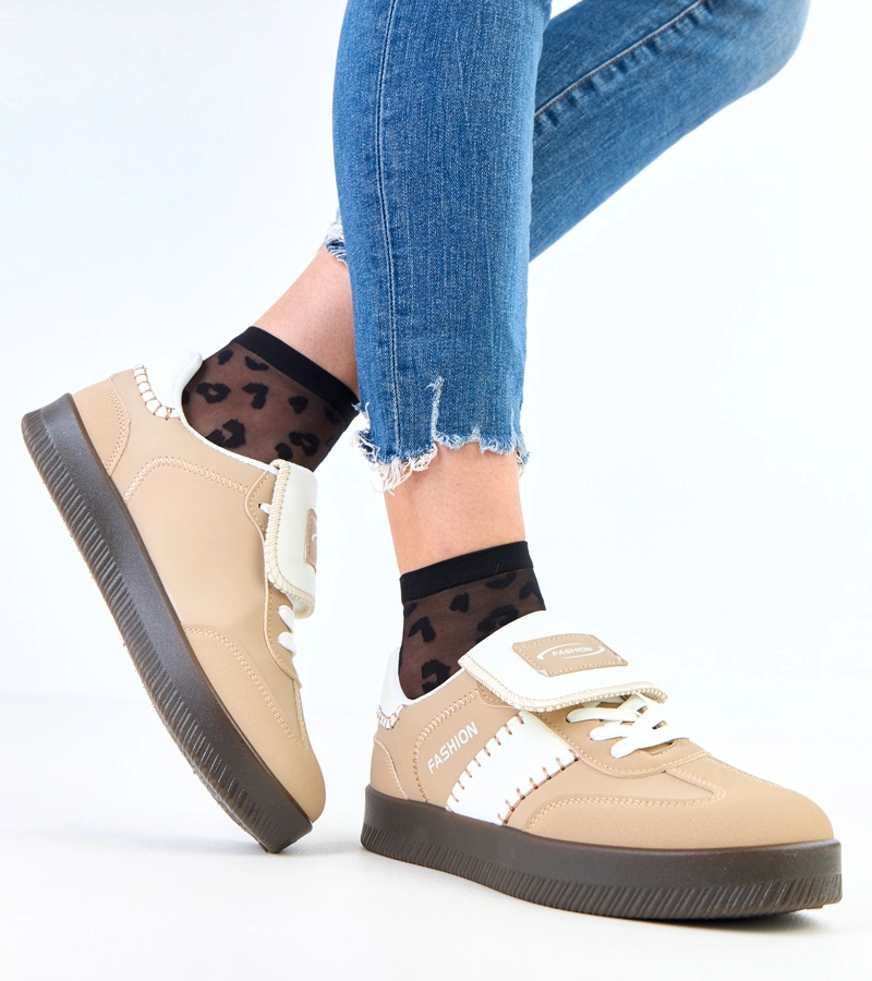 Braune Plateau-Sneaker mit Nähten Puente