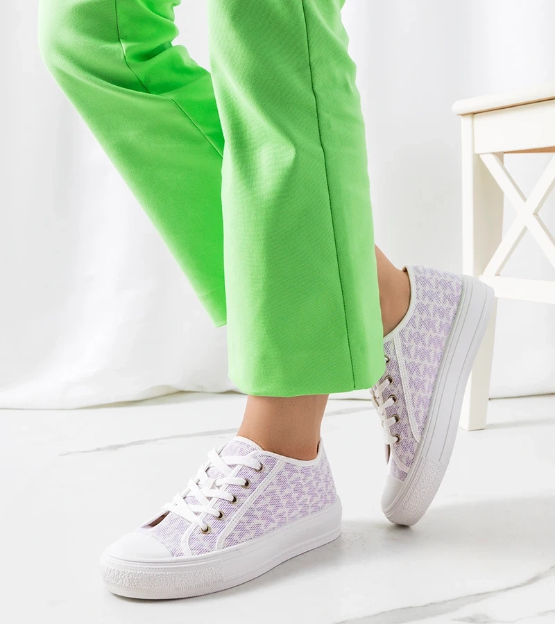 Weiß-lila Turnschuhe von Chelms