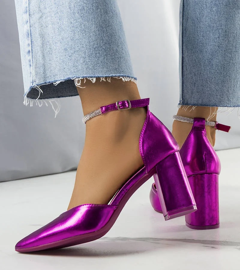 Rosa Pumps mit Zirkonia von Leighton