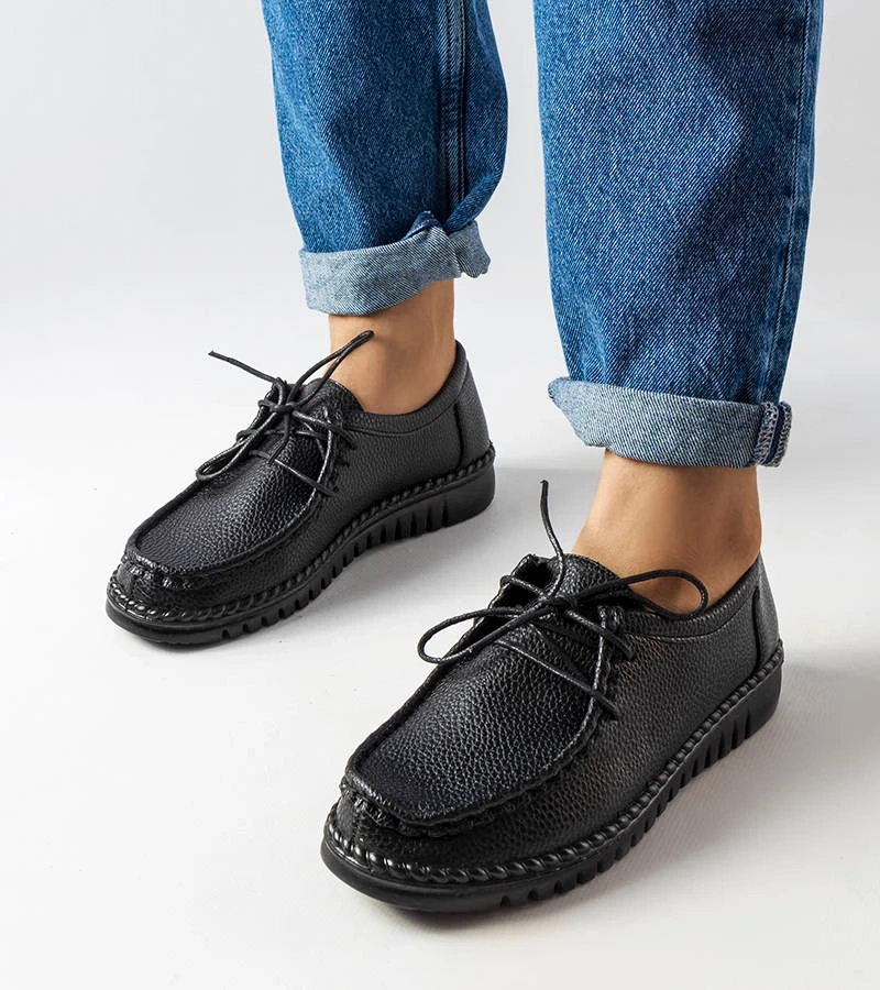 Schwarze geschnürte Tuva Mokassins