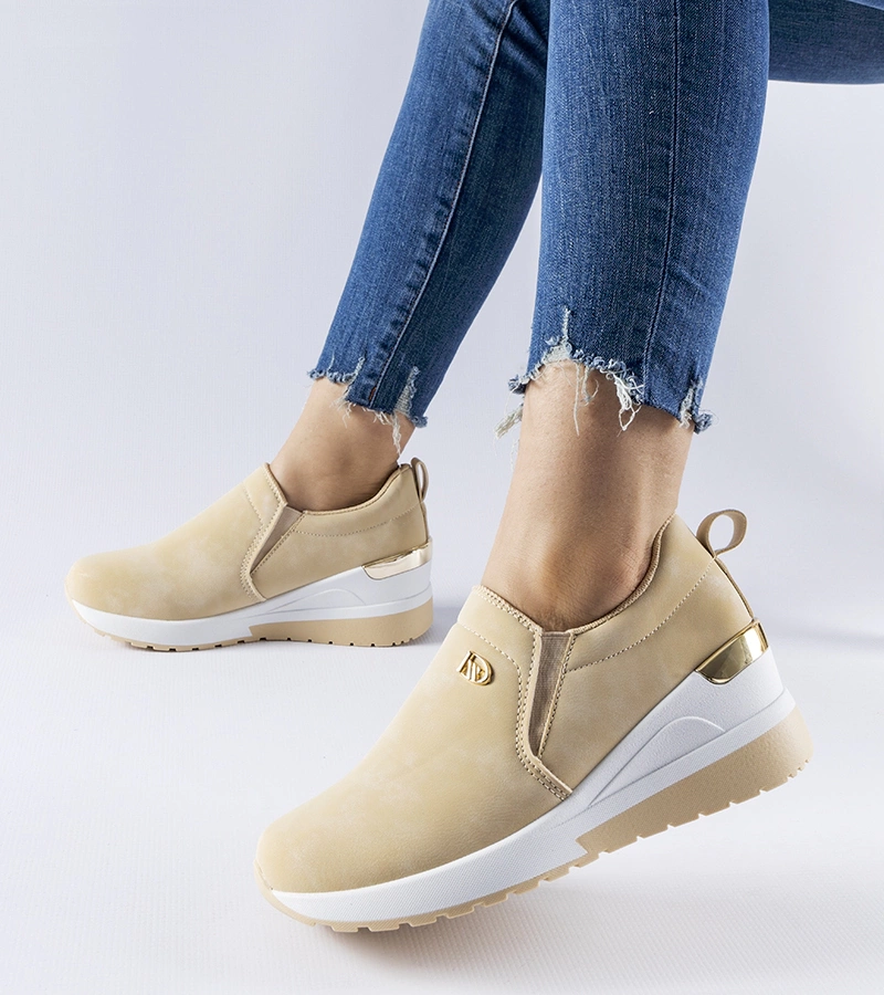 Beige Vitale Slip-On Sneaker mit Keilabsatz